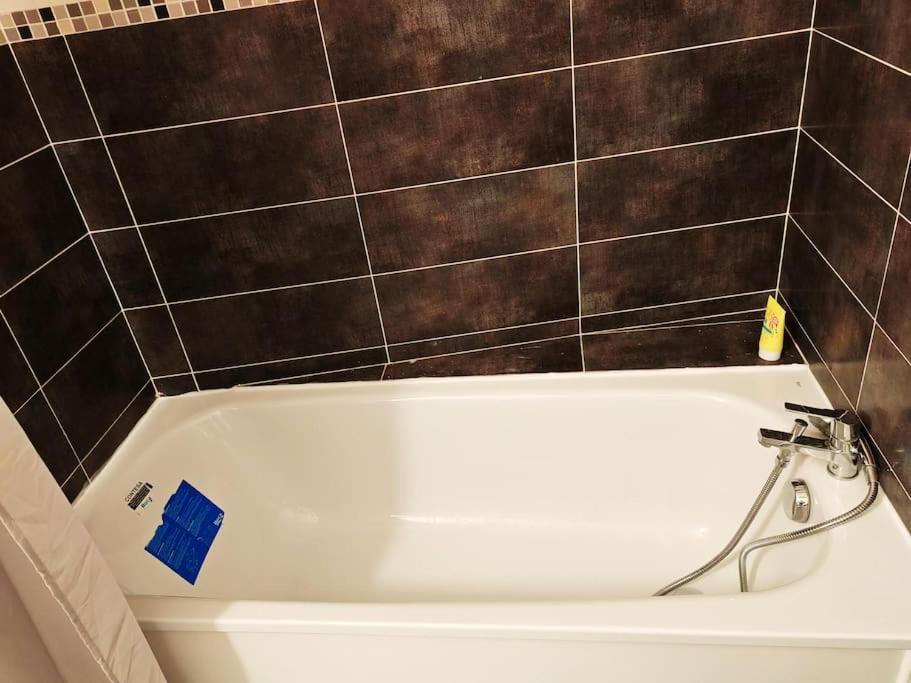 Apartament F1 Equipe Avec Ascenseur, Parking Et Pres Des Transports Argenteuil Zewnętrze zdjęcie