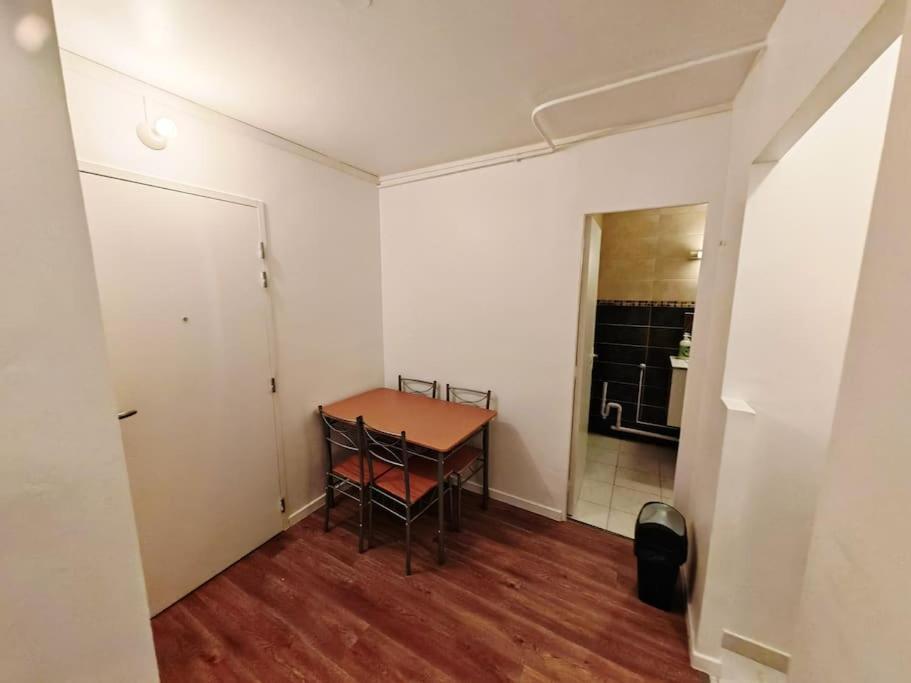 Apartament F1 Equipe Avec Ascenseur, Parking Et Pres Des Transports Argenteuil Zewnętrze zdjęcie