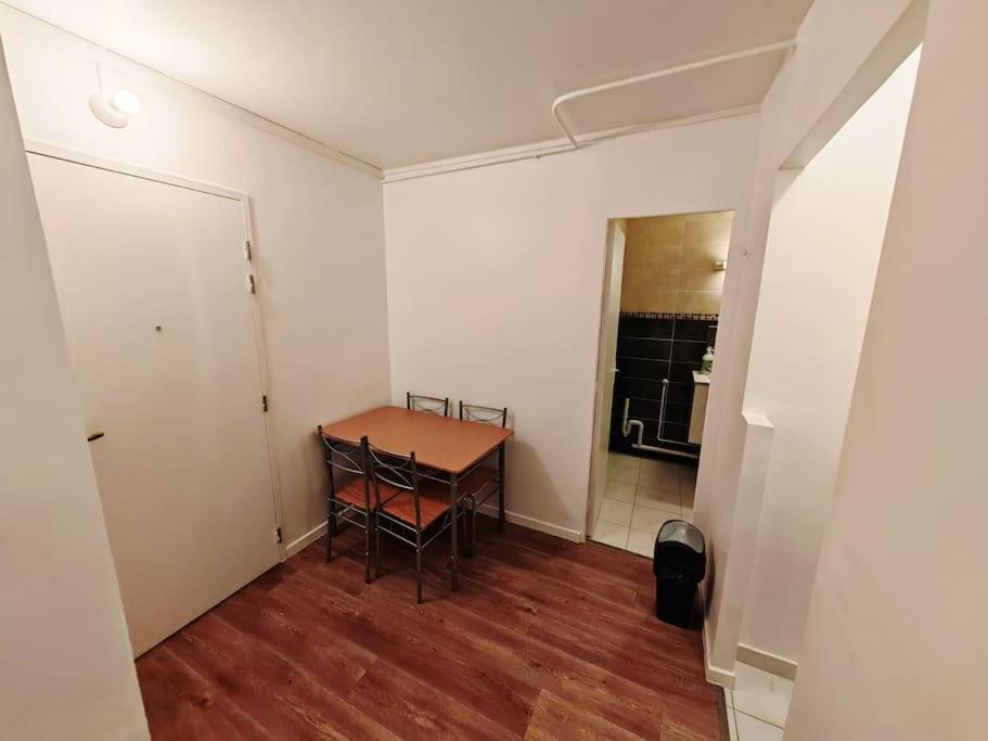 Apartament F1 Equipe Avec Ascenseur, Parking Et Pres Des Transports Argenteuil Zewnętrze zdjęcie