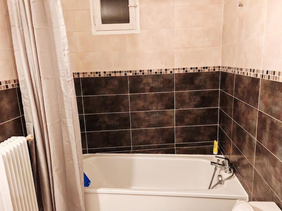 Apartament F1 Equipe Avec Ascenseur, Parking Et Pres Des Transports Argenteuil Zewnętrze zdjęcie